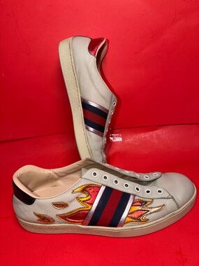 Authentic GUCCI Ace Sneakers Embroidered Flame